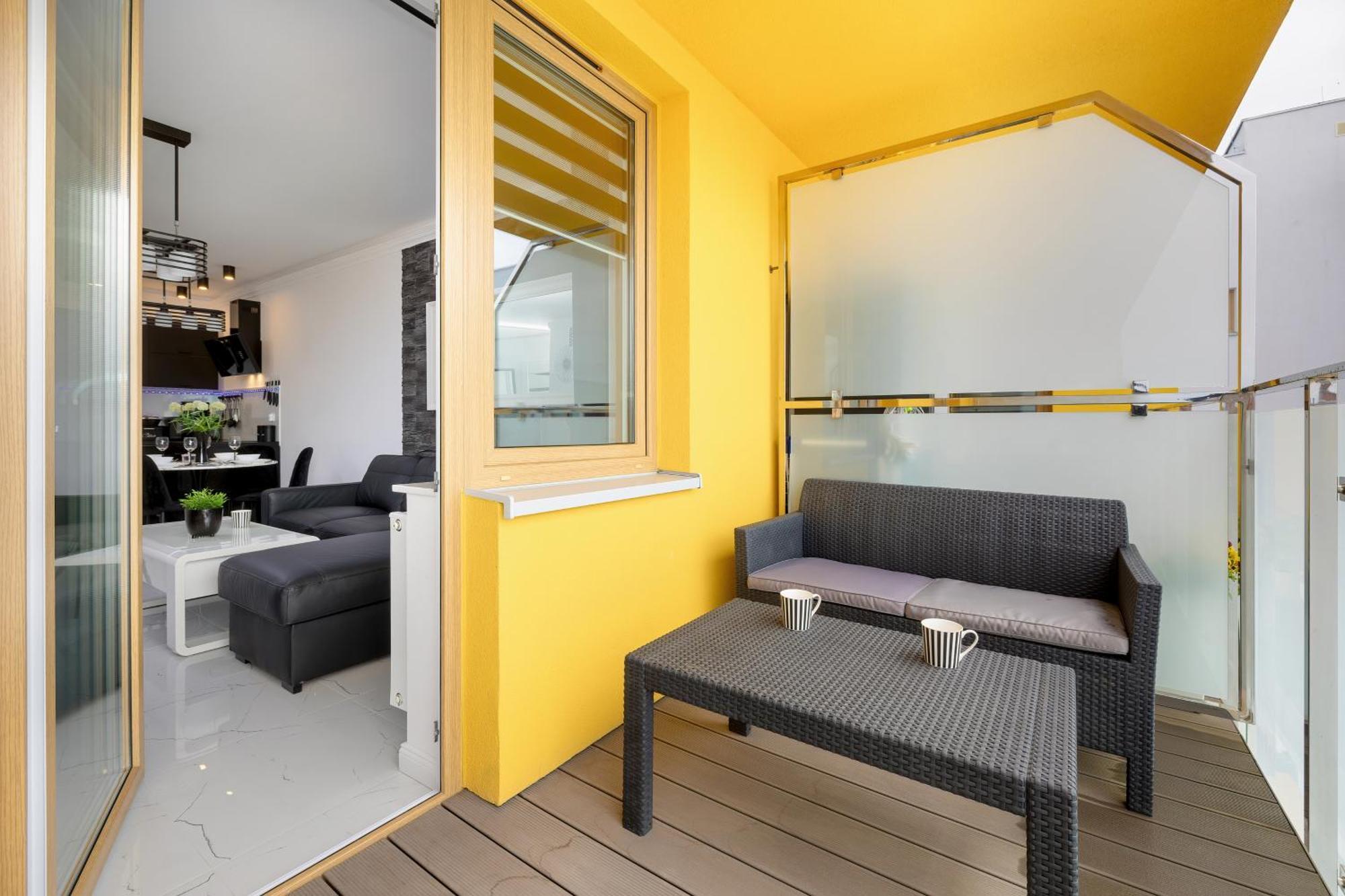 Jantar Apartamenty - Miodowy Dom City Center Kolobrzeg Exterior photo